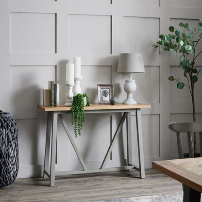 Uthina Table Lamp - Lighting from the Quanta Home collection.