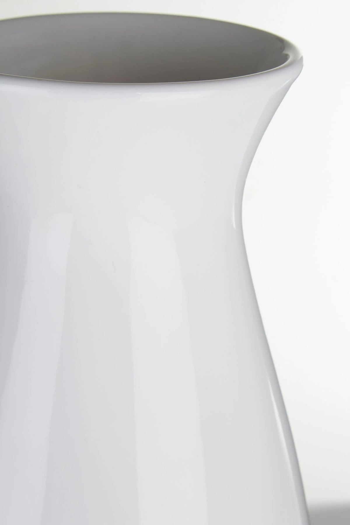 Florina White and Black Vase