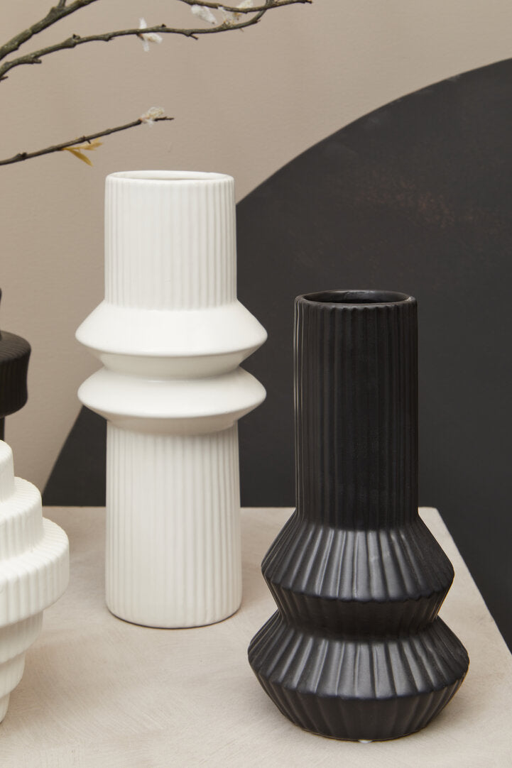 Scala Black Ribbed Vase
