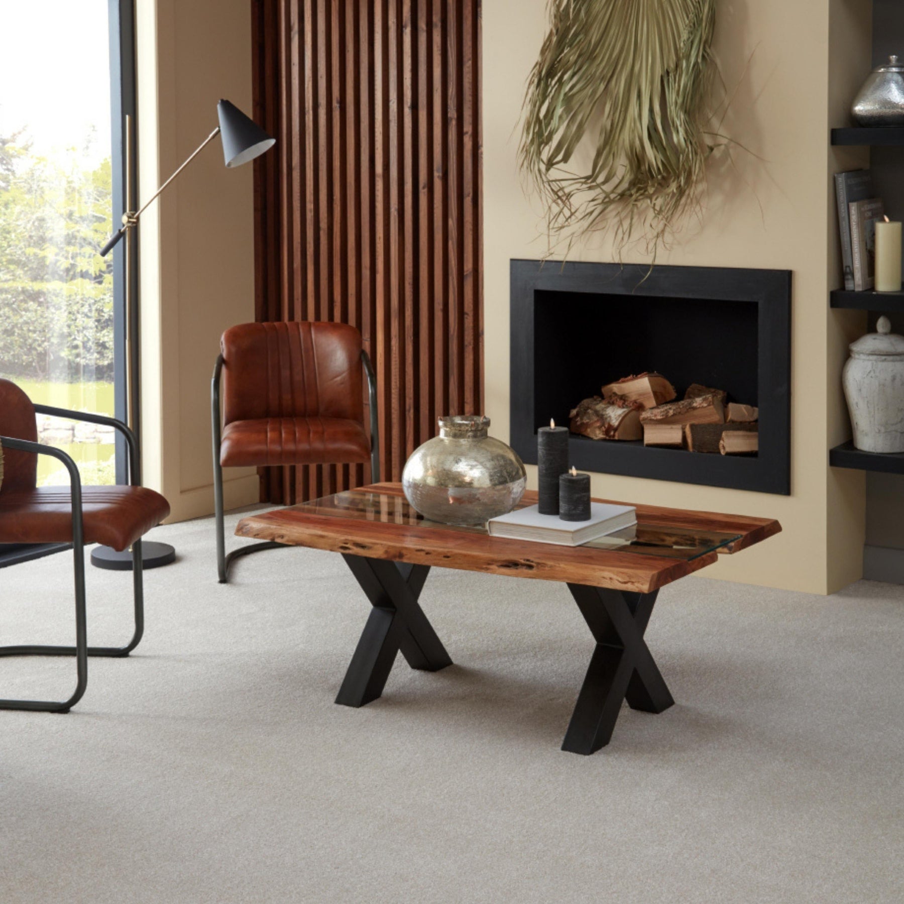Dried sun palm displayed in a modern living room, adding organic warmth against neutral tones and sleek decor.