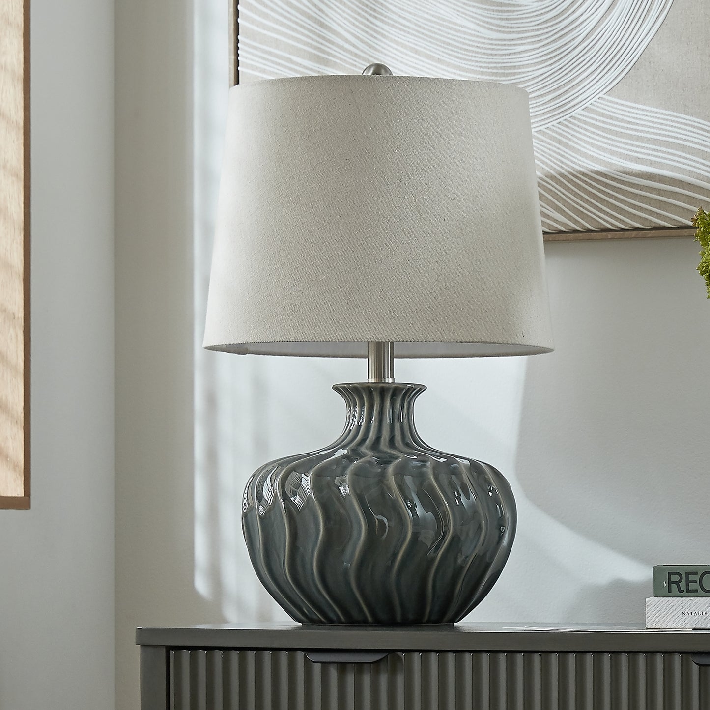 Veyla Ceramic Table Lamp With Linen Shade