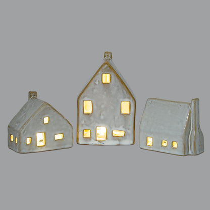 Nook Ceramic Barn With LED Light - 1.6000
