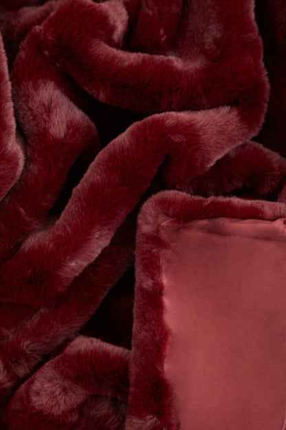 Folia Red Wine Throw