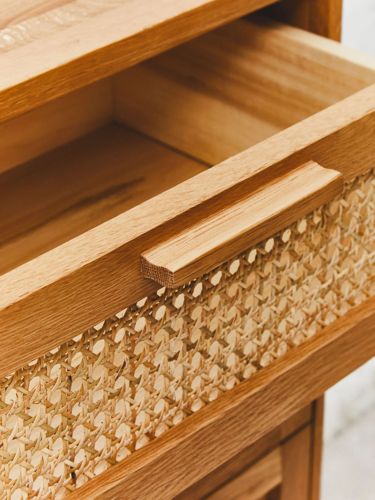 Bordeaux Rattan and Oak Wood Chest of Four Drawers