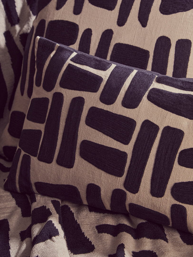 Zola Natural And Black Throw