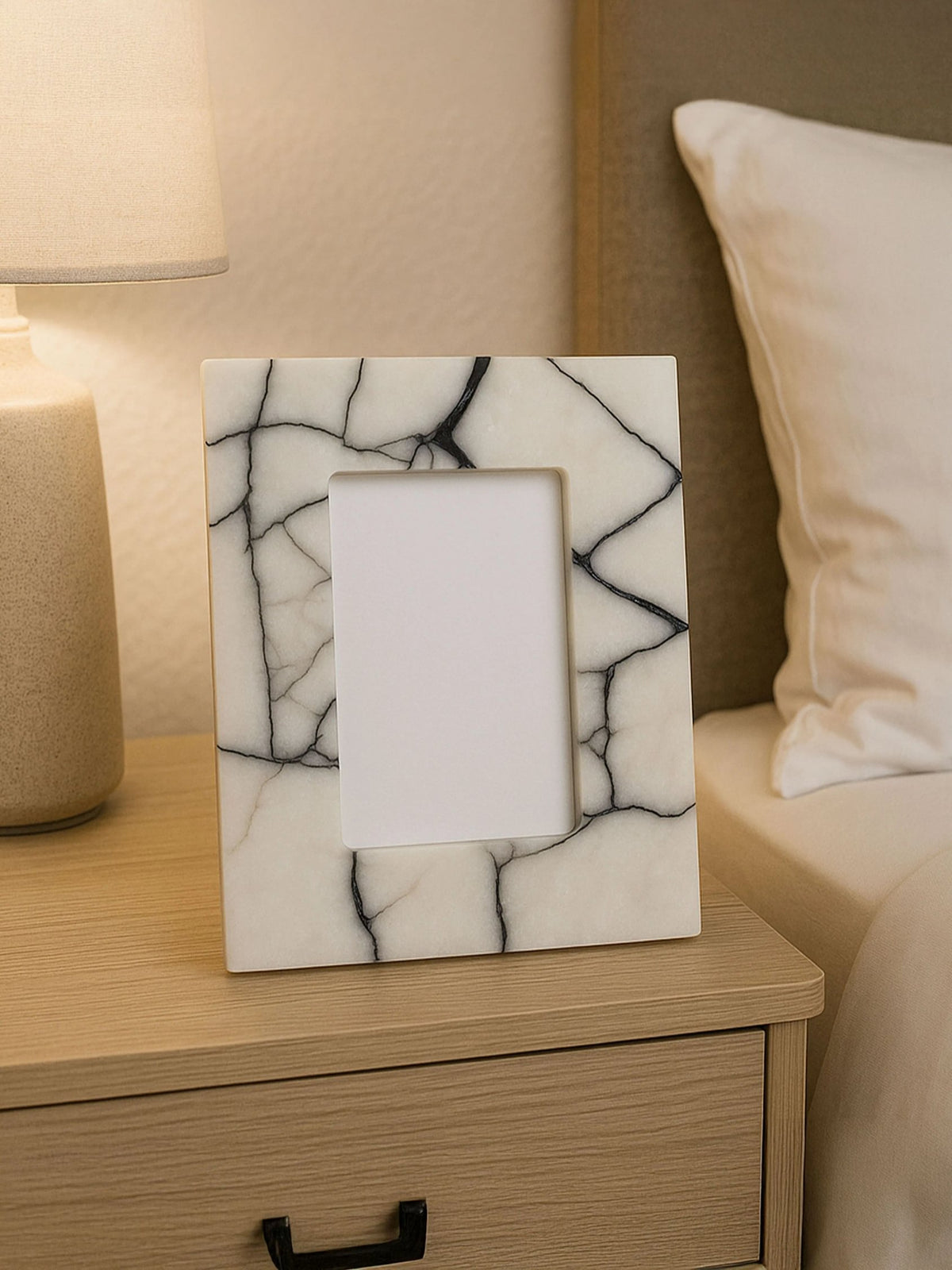 Marmont White and Black Marble 4In X 6In Small Photo Frame