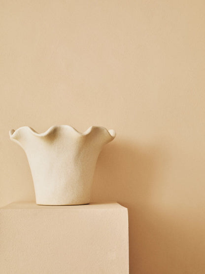 Cadence Cream Scalloped Edge Small Vase