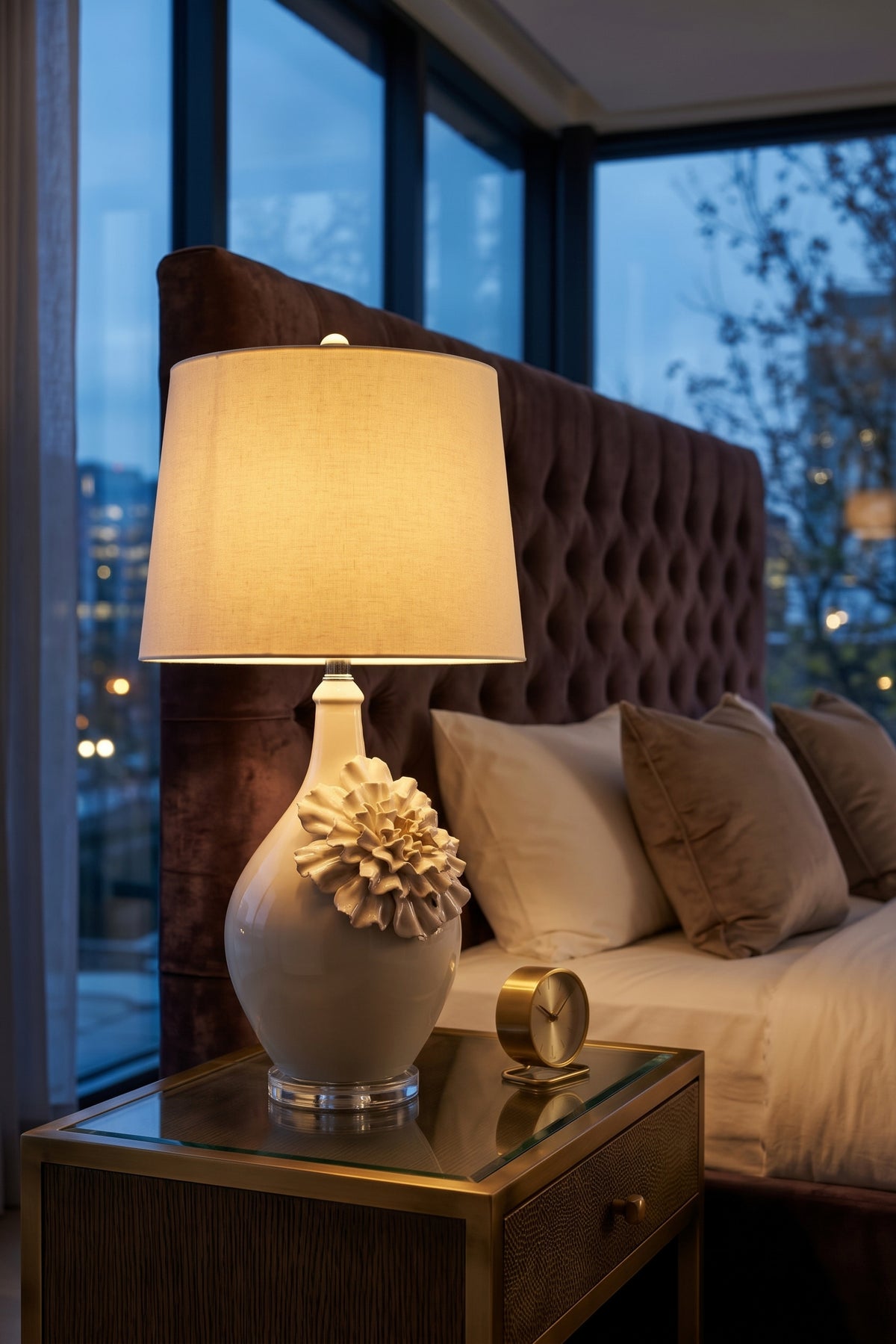 Nelumbo Table Lamp