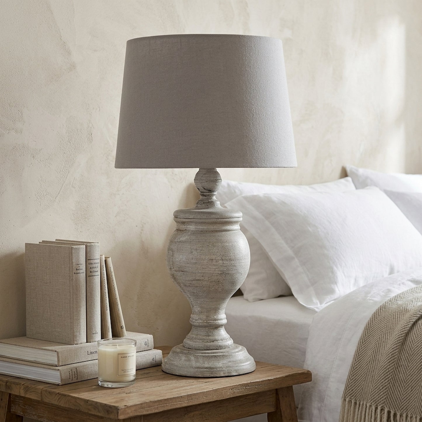 Uthina Table Lamp