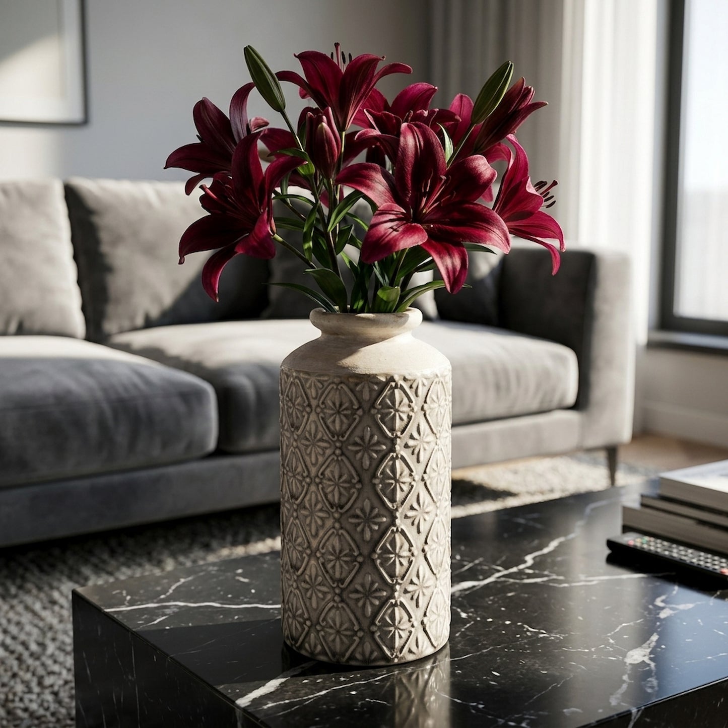 Medium Nero Vase
